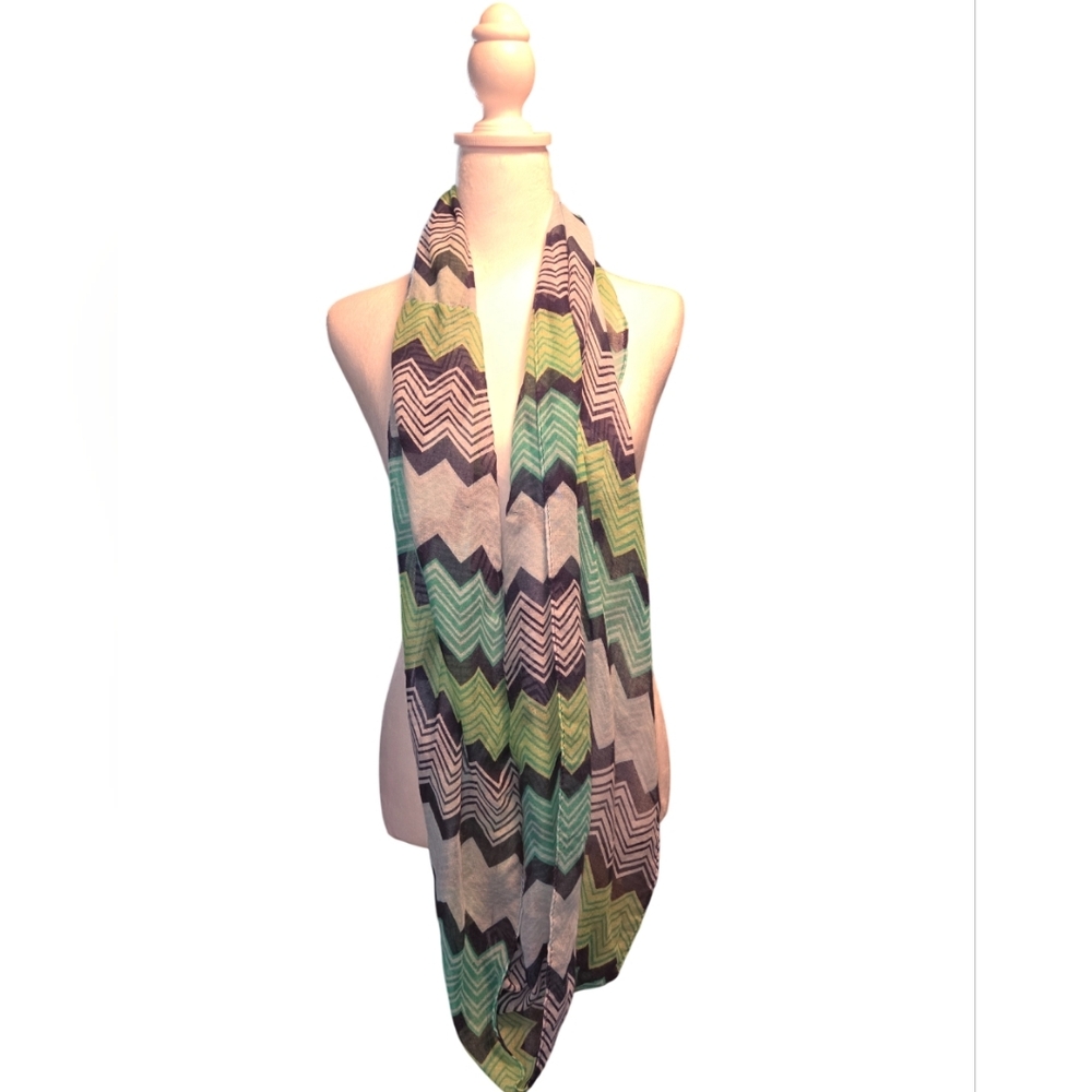 Scarf Chevron Patterned Infinity- Green and Black